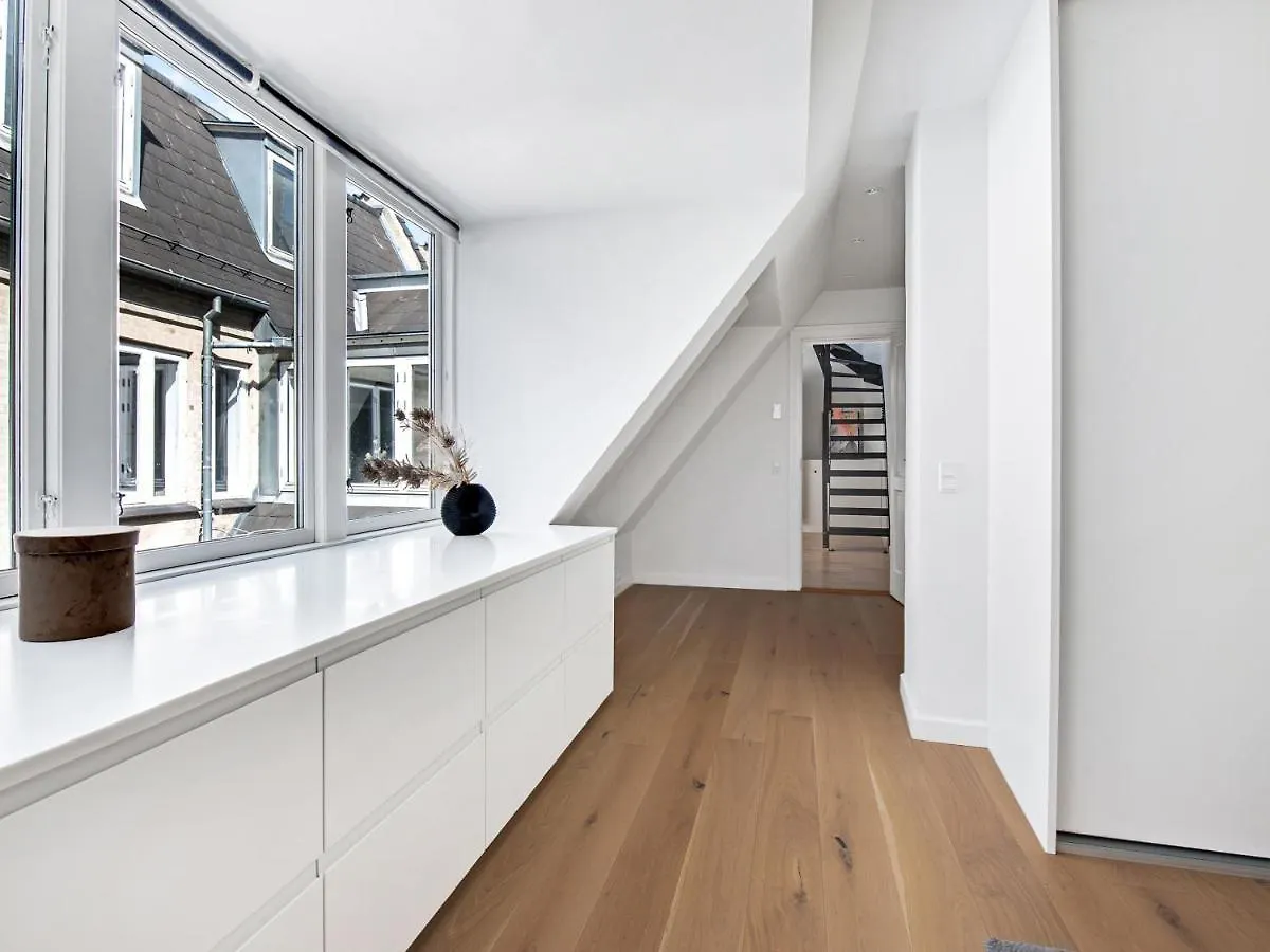 Sanders King Copenhagen 0*,  Denmark